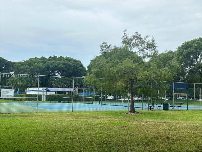 Building Photo - 16251 Golf Club Rd