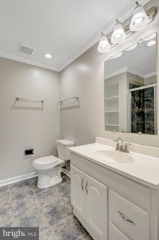 Building Photo - 7065 Leewood Forest Dr