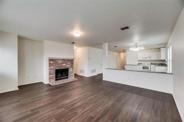 Building Photo - 2946 Midbury Dr