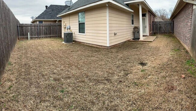 Building Photo - 2006 Wild Iris