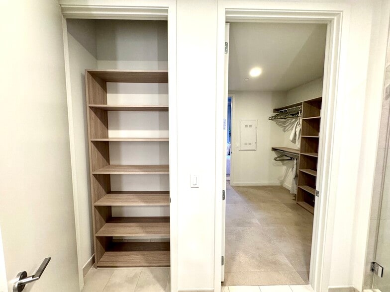 Building Photo - 1941 NW 3rd Ave