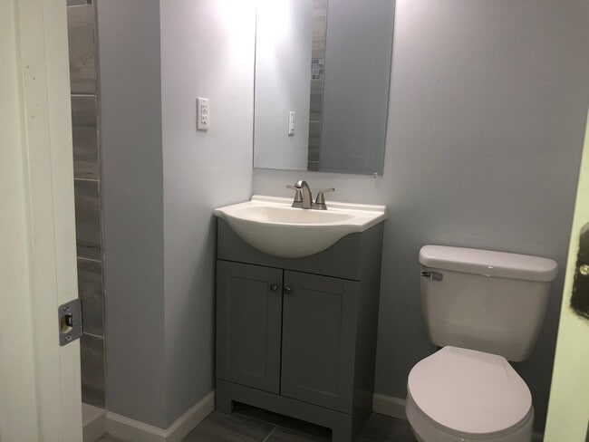 Building Photo - Updated Brick Ranch Conveniently Located