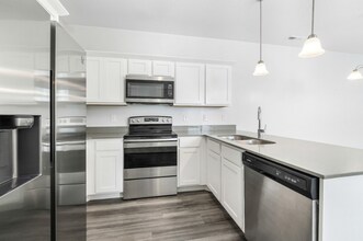 Building Photo - Beautiful 3BR Condo in Riverton - Move-In Ready