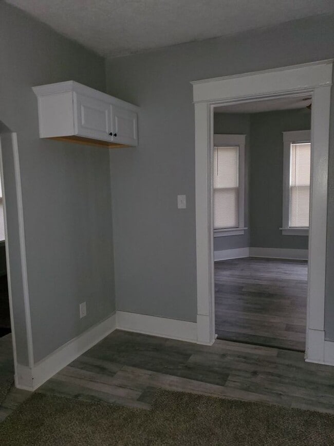 Building Photo - 1615 Rowland Ave NE