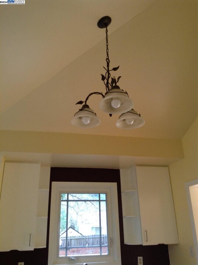 Building Photo - 38077 Canyon Heights Dr