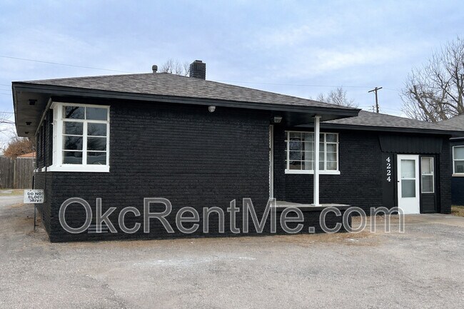 Building Photo - 4224 NW 23rd St