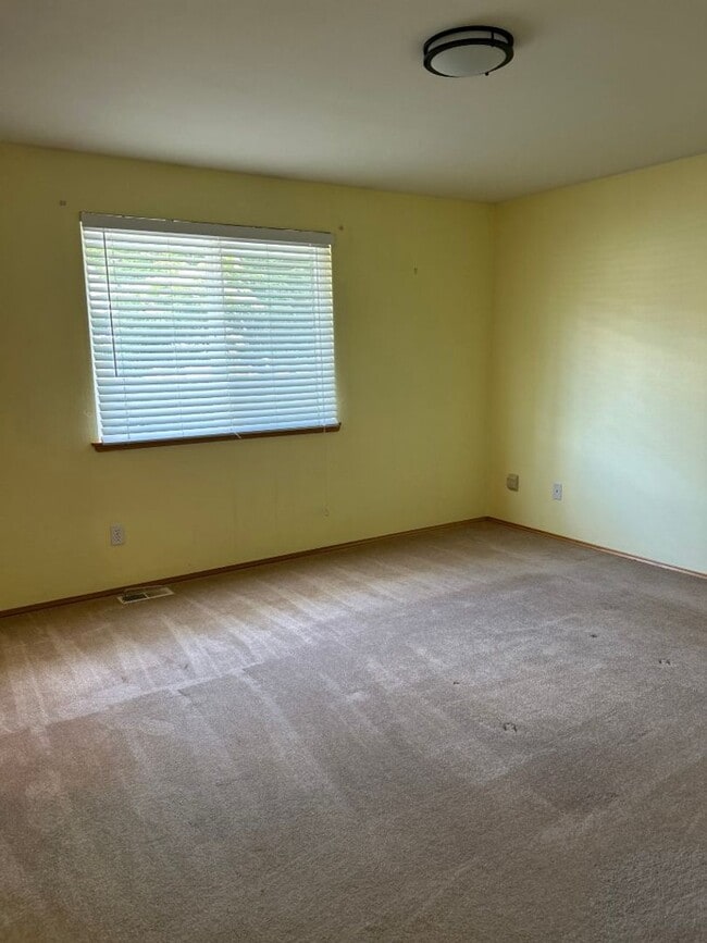 Building Photo - 3Bd/1.75Ba Kent House
