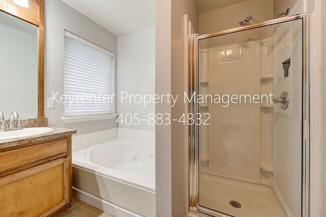 Building Photo - 13313 SW 2nd Terrace