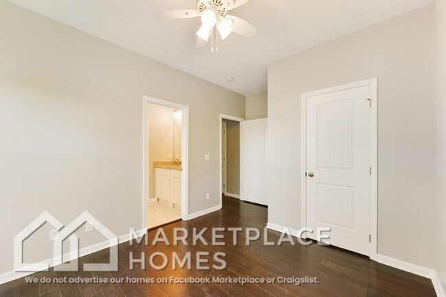 Building Photo - 2901 Dodson Ave