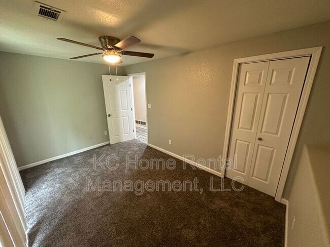 Building Photo - 8201 Woodson Dr