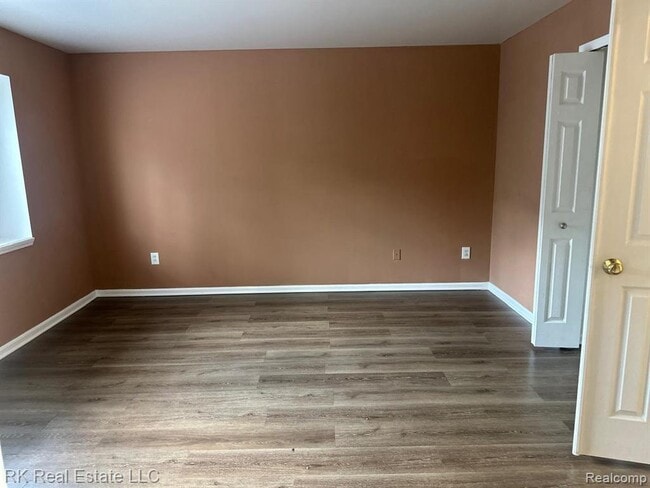 Building Photo - 3581 Reeves Dr