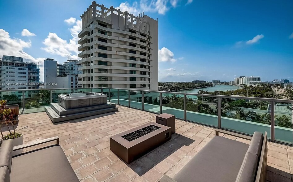 Building Photo - 6000 Collins Ave