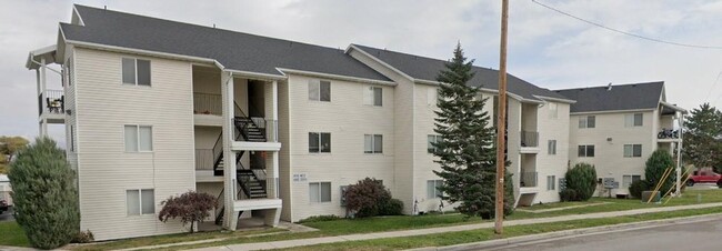 Building Photo - 2 Bed 1 bath in Kearns with Video Tour