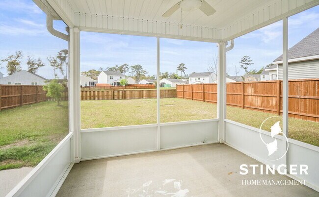 Building Photo - 38 Chestnut St