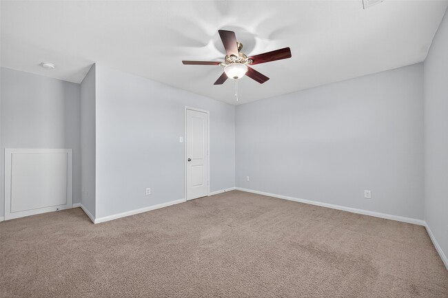 Building Photo - 5119 Harbor Palm Dr