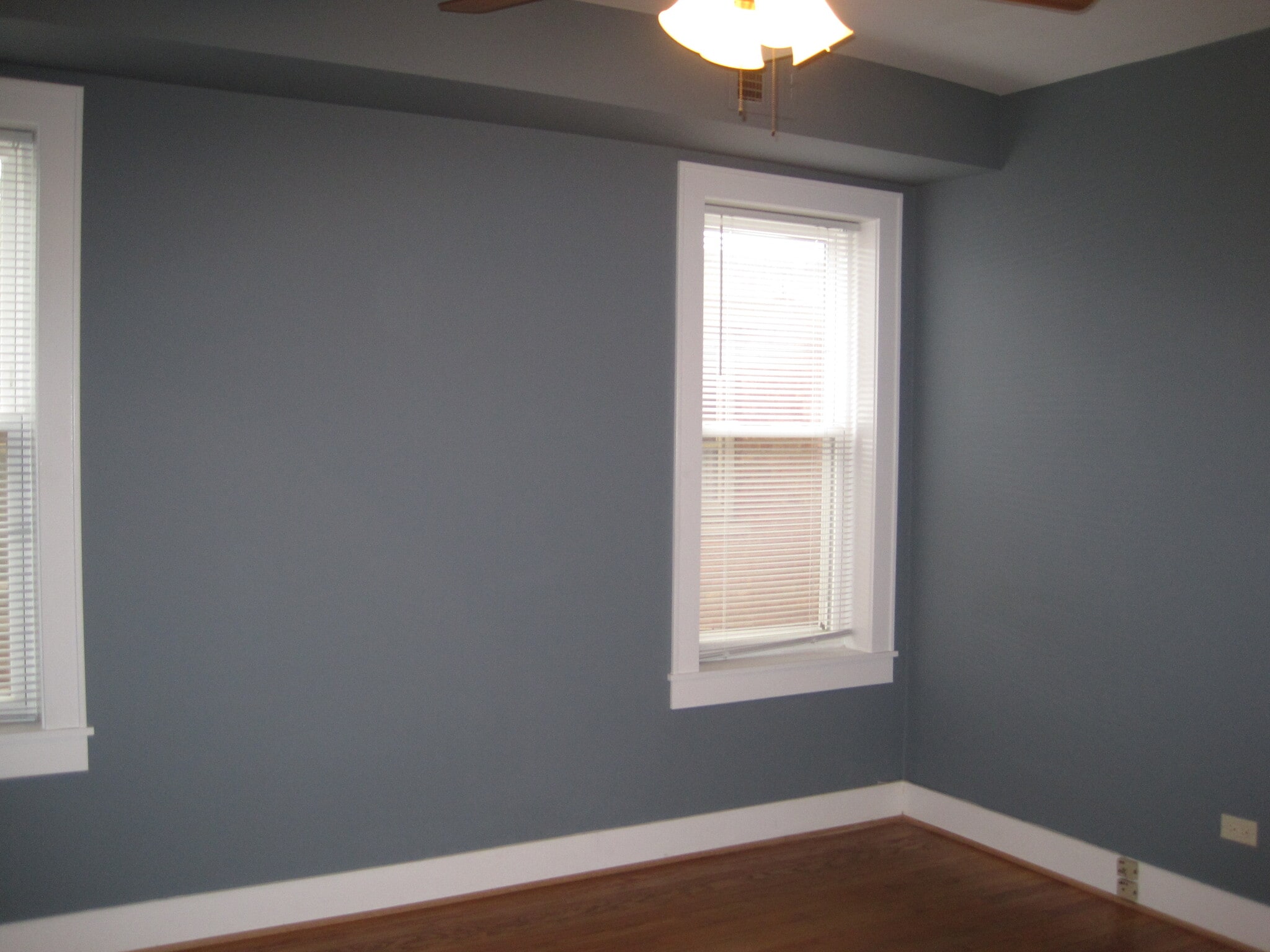1st bedroom - 2937 N Dawson Ave