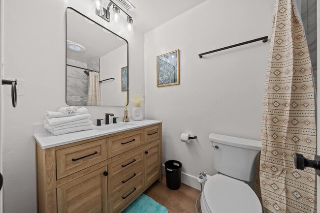 Building Photo - 1676 Raynell Way