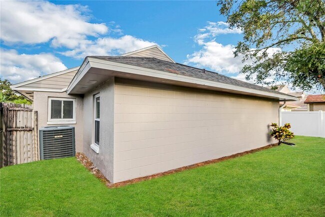 Building Photo - 11911 Hickorynut Dr