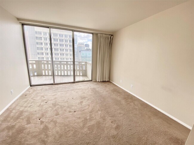 Building Photo - 2016 Main St