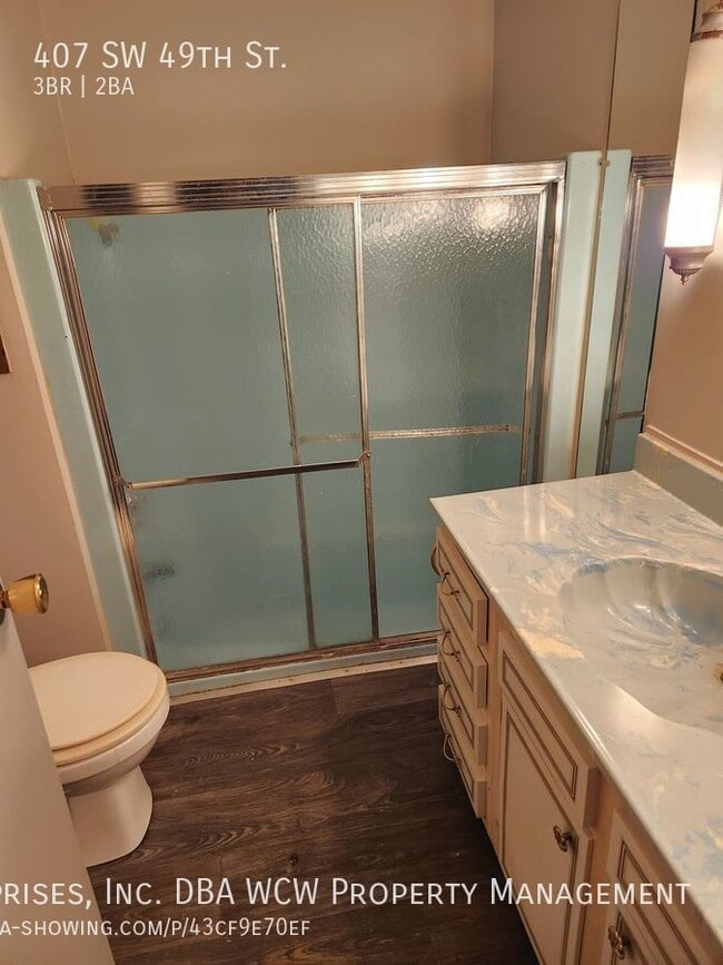 Building Photo - 407 SW 49th St