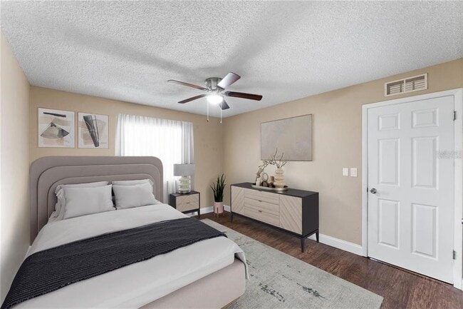 Building Photo - 2928 Bancroft Cir E