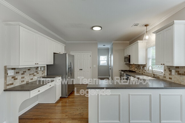 Building Photo - 1795 Lake Heights Cir