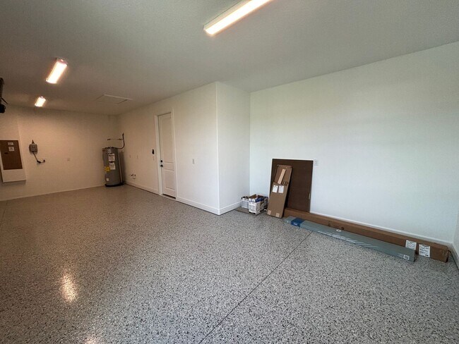Building Photo - 6360 SW 82nd Terrace