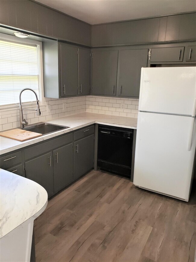 Building Photo - 4906 6th St