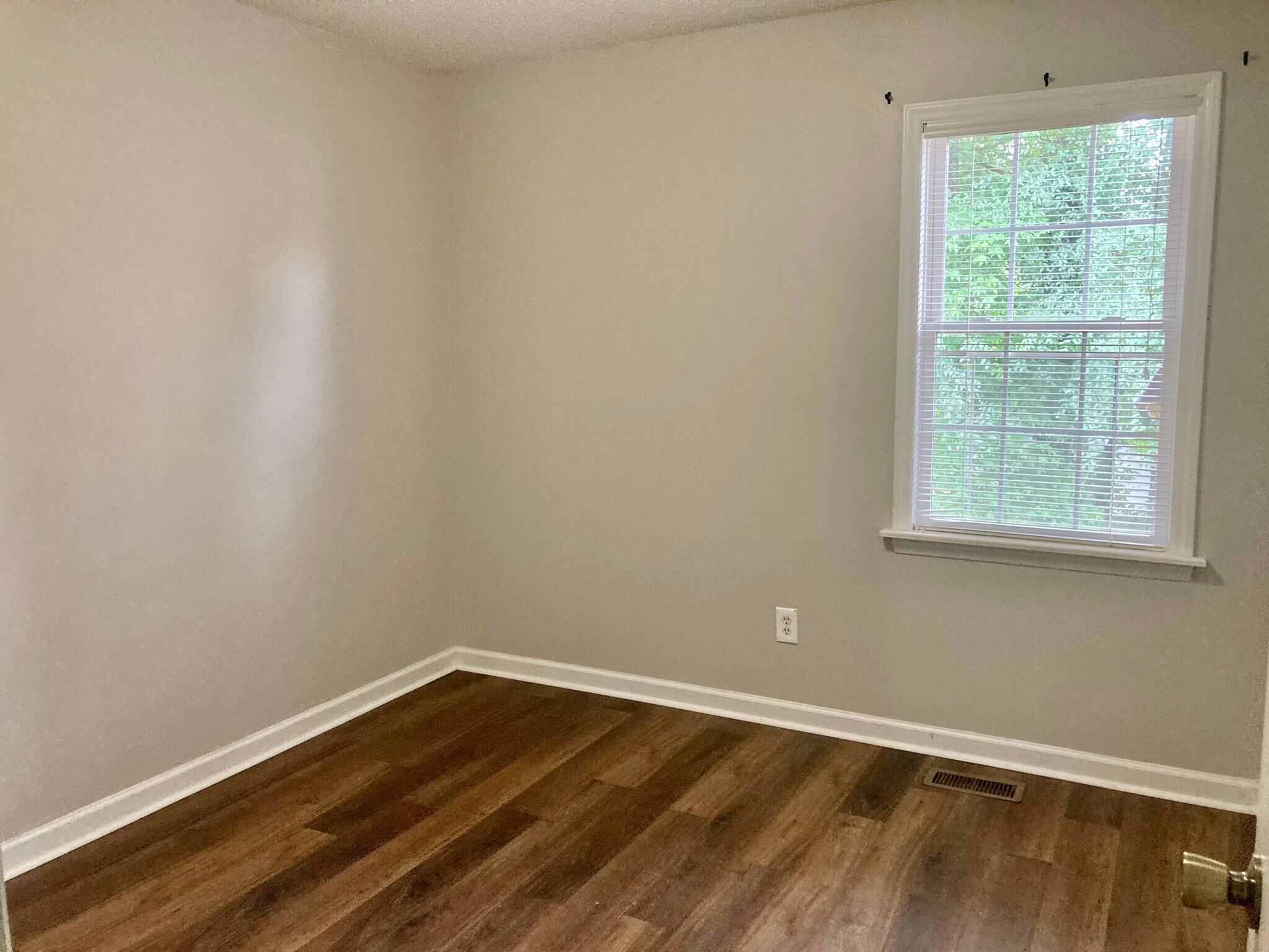 Building Photo - 1237 Beringer Forest Ct