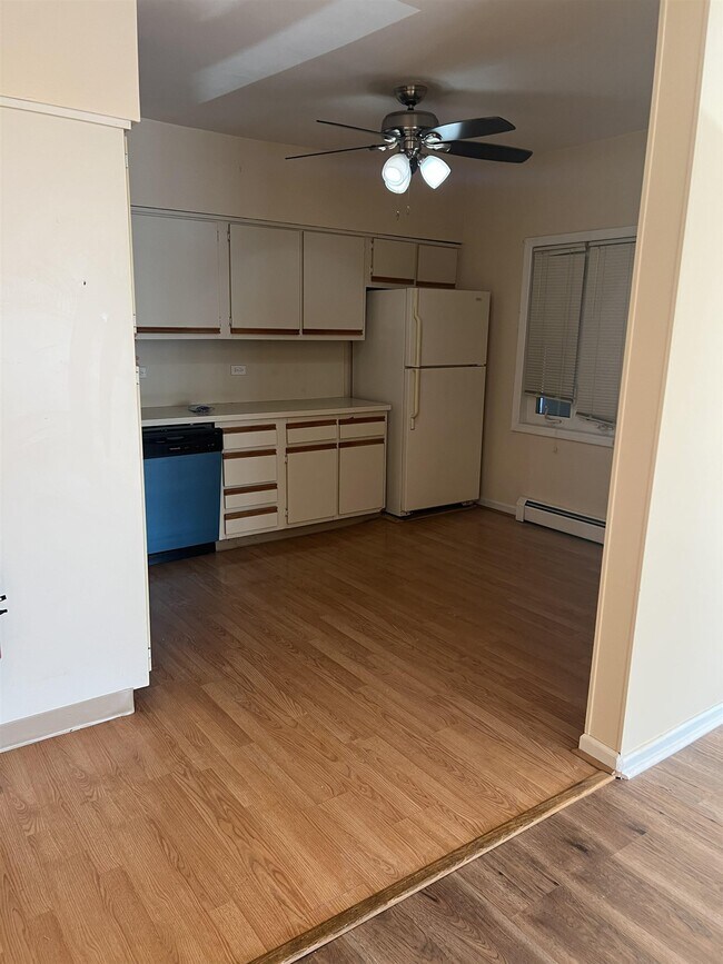 Building Photo - 571 Avenue A