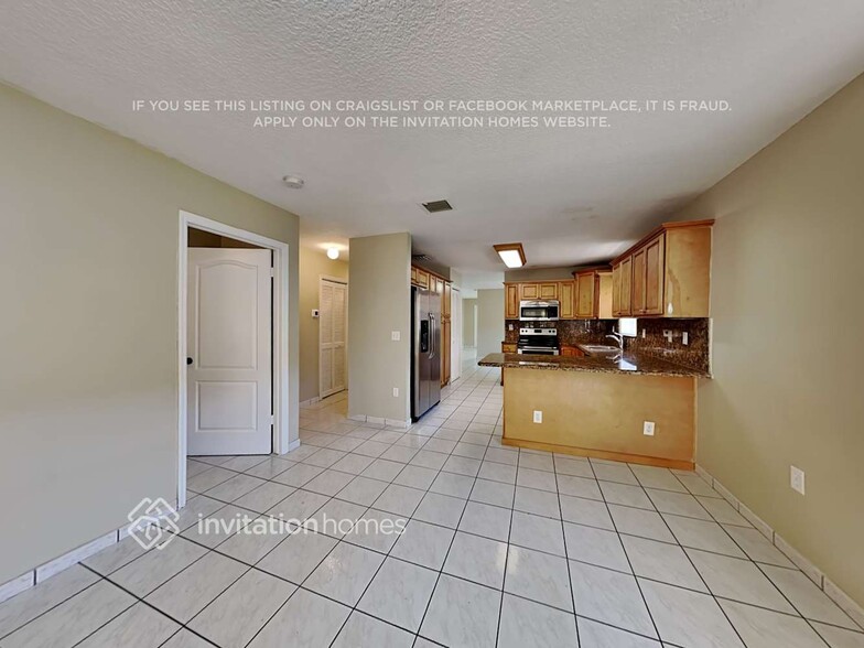 Building Photo - 2016 SW 58th Ct