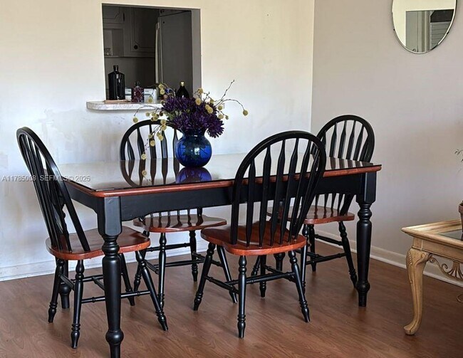 Building Photo - 14211 N Kendall Dr