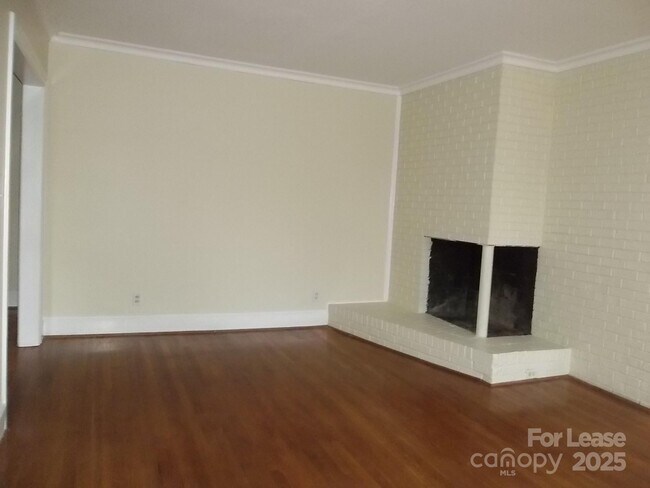 Building Photo - 5511 Wedgewood Dr