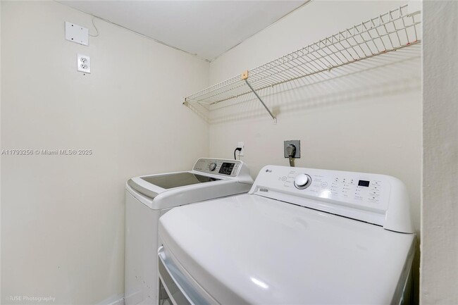 Building Photo - 7724 W 29th Ln