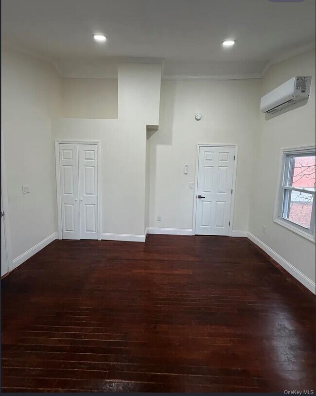 Building Photo - 39 Jackson St