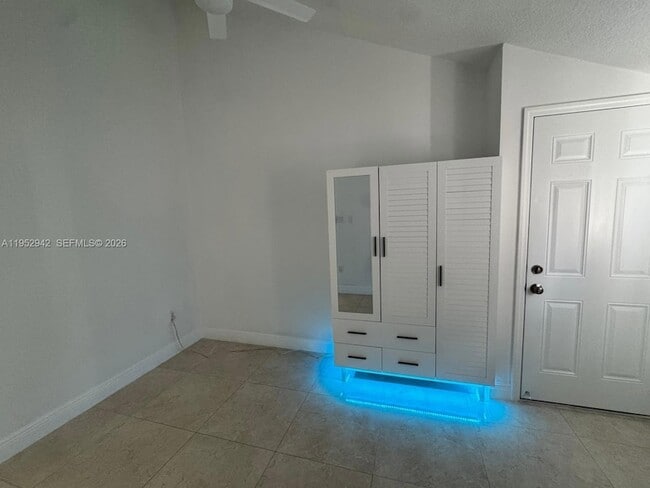 Building Photo - 10710 SW 141st Ave