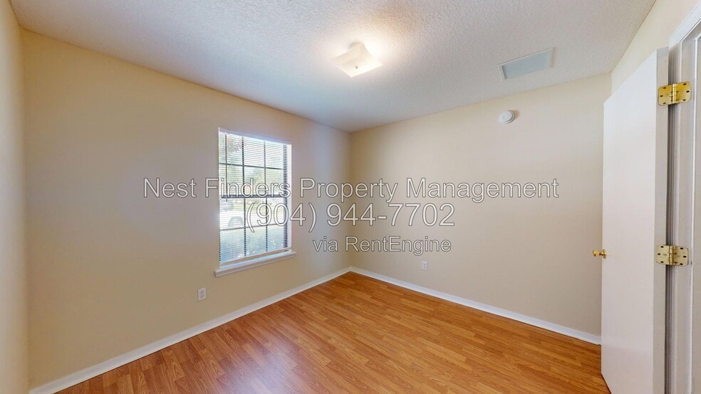 Building Photo - 315 Redwood Ln