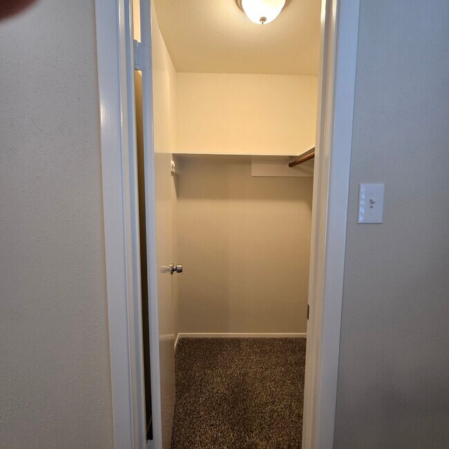 Building Photo - 7222 Ridgeberry Dr