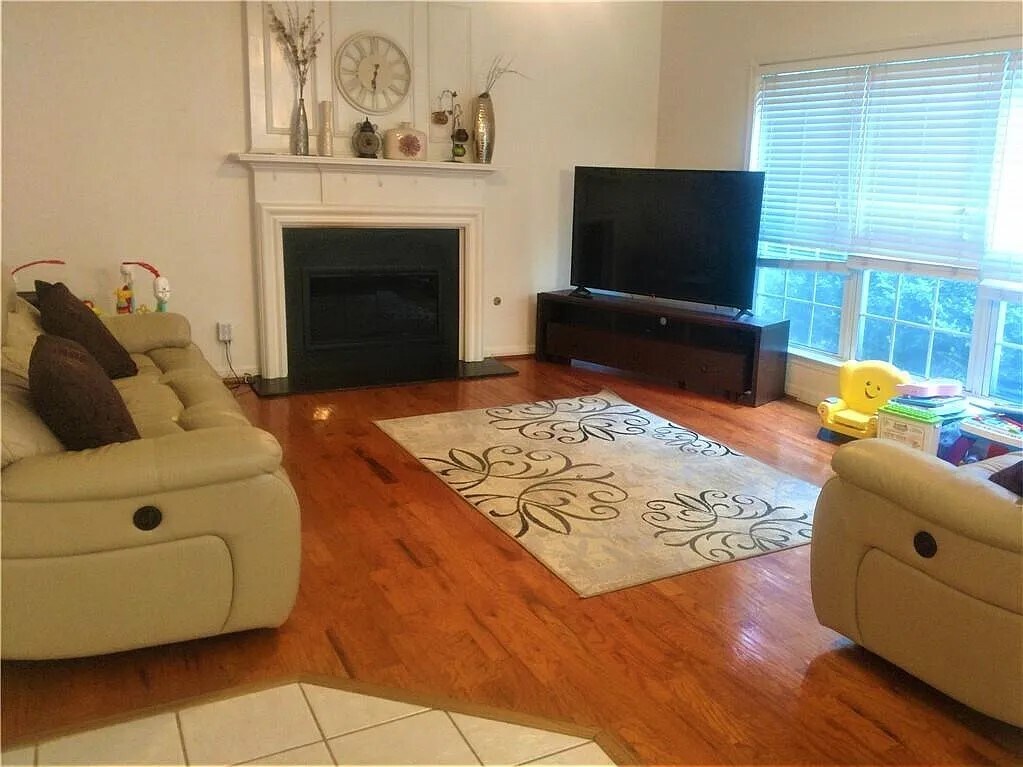 Building Photo - 7320 Brassfield Dr