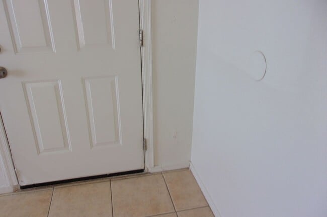 Building Photo - Great views on one acre.