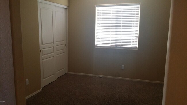 Building Photo - 6622 S 25th Ave