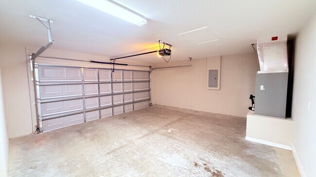 Building Photo - Lovely  3 Bedroom, 2 Bathroom Home in Ocala!!!