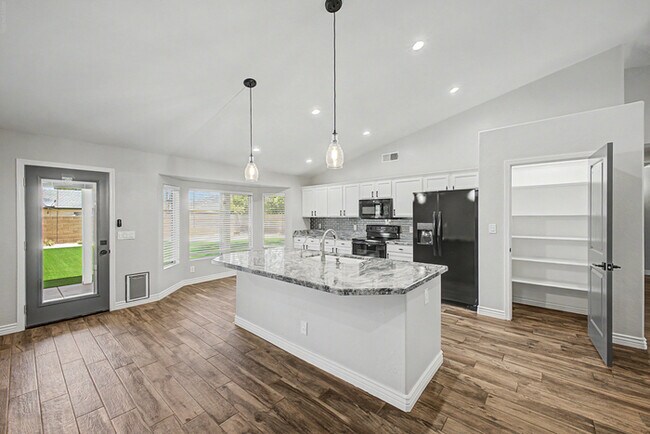 Building Photo - 2866 E Toledo Ct