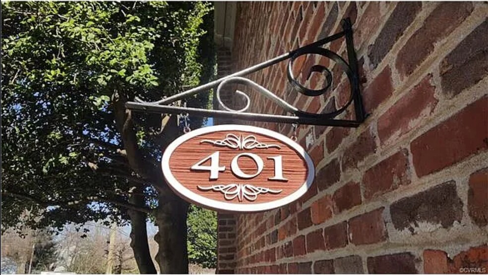 Building Photo - 401 N Hamilton St