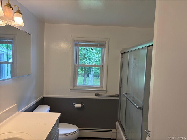 Building Photo - 239 Vineyard Ave