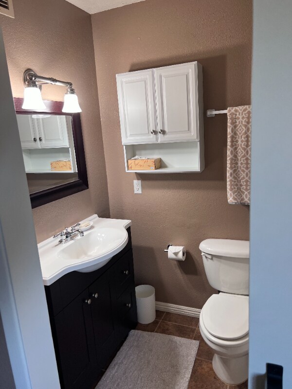 Building Photo - 9170 Riverside Dr