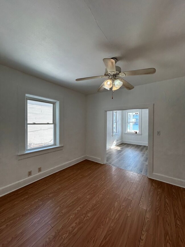 Building Photo - ** Move in Special ** Updated 3-Bedroom, 1-Bathroom Home – $1,100/Month