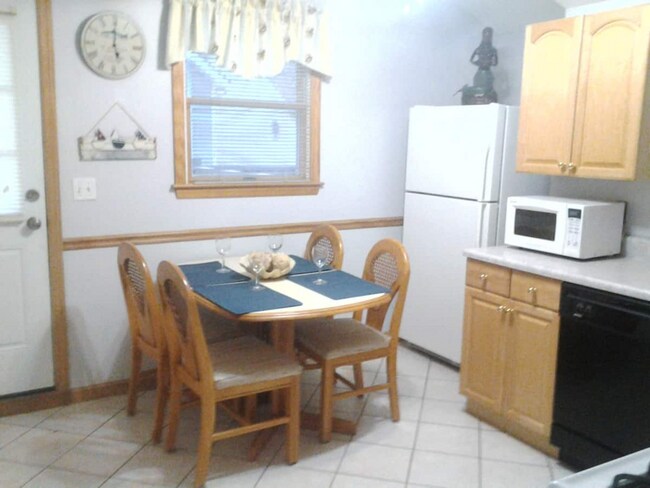 Building Photo - 61 Fielder Ave