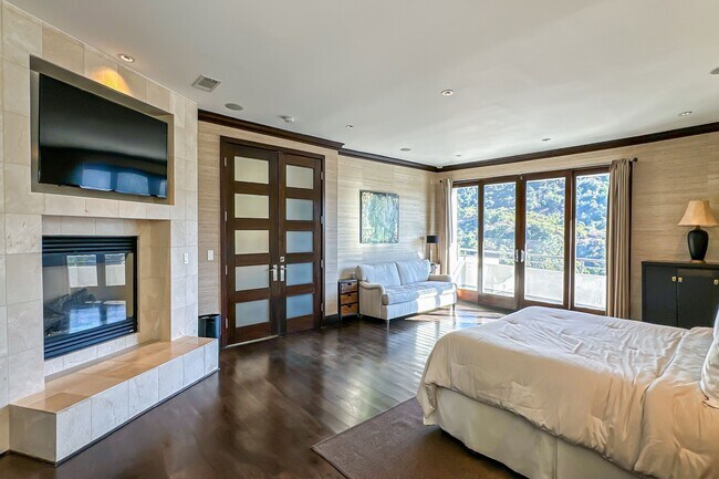Building Photo - 11470 Dona Evita Dr