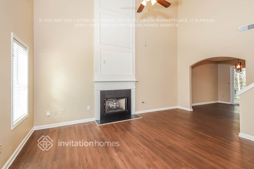 Building Photo - 1607 Eagle Dr